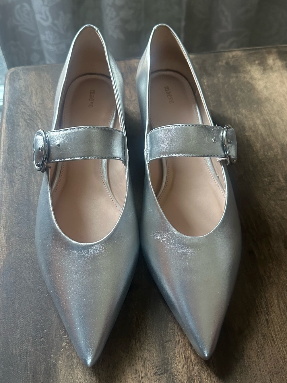 Maeve Metallic Silver Pointed Mary Jane Flats Never Worn size 9